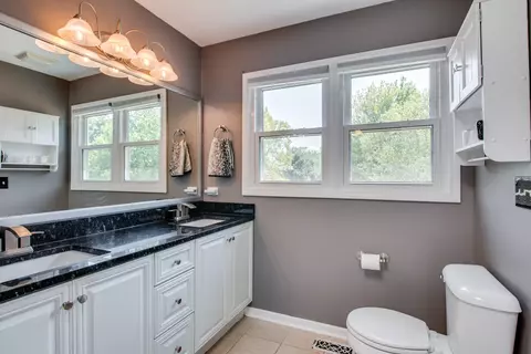 Bath - 1818 Olde Mill Rd, Plainfield, IL 60586 photo 2 of 3