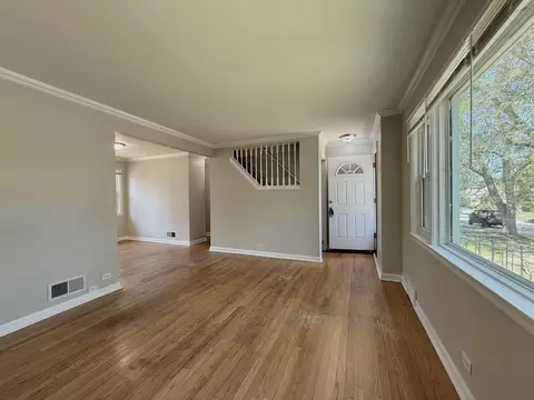 Living - 18062 Exchange Ave, Lansing, IL 60438 photo 2 of 3