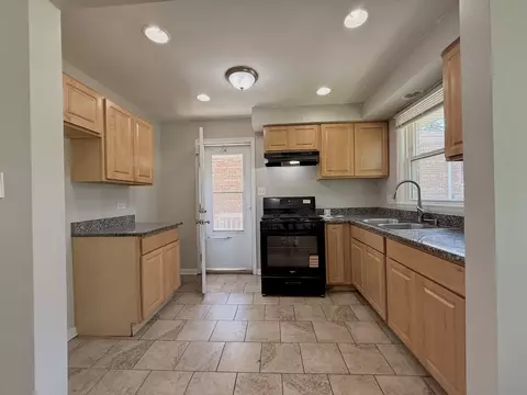 Kitchen - 18062 Exchange Ave, Lansing, IL 60438 photo 1 of 1