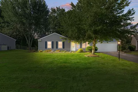 833 Dartmouth Dr, Island Lake, IL 60042