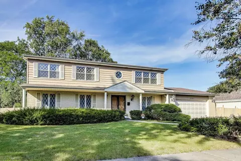 2724 Norwood Ter, Glenview, IL 60025
