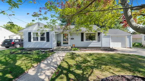 707 S 7th St, Oregon, IL 61061