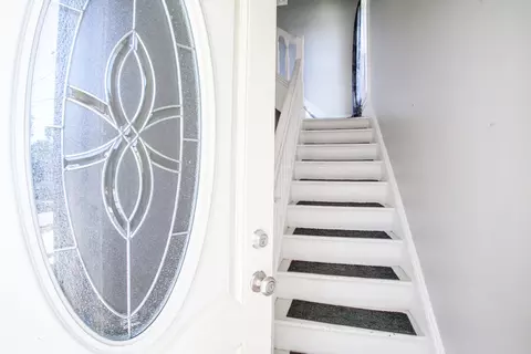 Entry Way - 511 N Mason St, Bloomington, IL 61701 photo 1 of 2