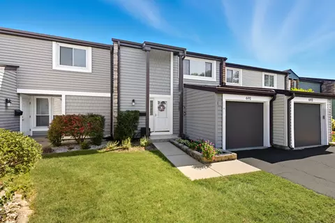 691 Lakeside Circle Dr, Wheeling, IL 60090