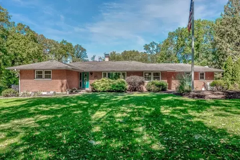 10 N906 Hidden Lakes Dr, Elgin, IL 60124