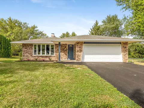 3302 Chick Charney Dr, Rockford, IL 61109