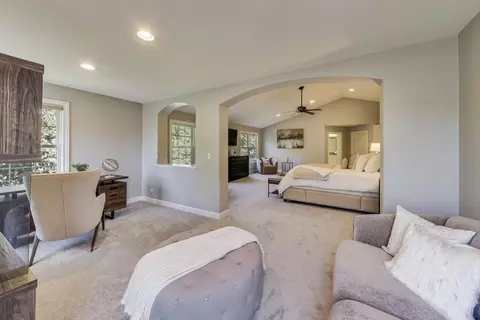 Bedroom - 2688 Summit Dr, Glenview, IL 60025 photo 2 of 12