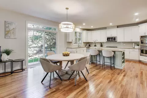 Kitchen - 2688 Summit Dr, Glenview, IL 60025 photo 6 of 7