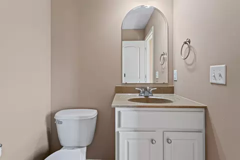 Bath - 1610 Belclare Rd, Normal, IL 61761 photo 1 of 3