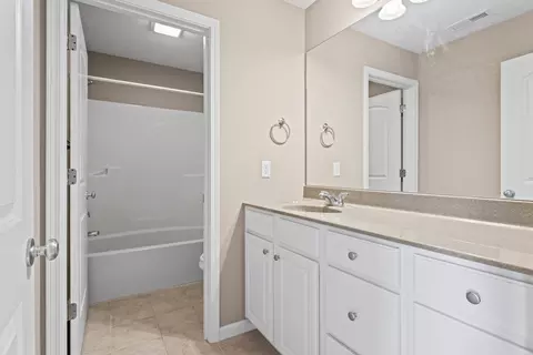 Bath - 1610 Belclare Rd, Normal, IL 61761 photo 3 of 3
