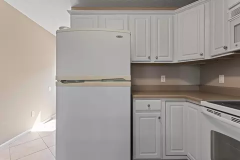 Kitchen - 1610 Belclare Rd, Normal, IL 61761 photo 4 of 4