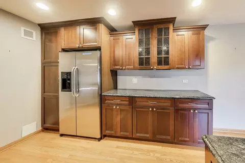 5 N Maple St, Mount Prospect, IL 60056 photo 6