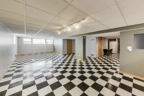 5 N Maple St, Mount Prospect, IL 60056 photo 17