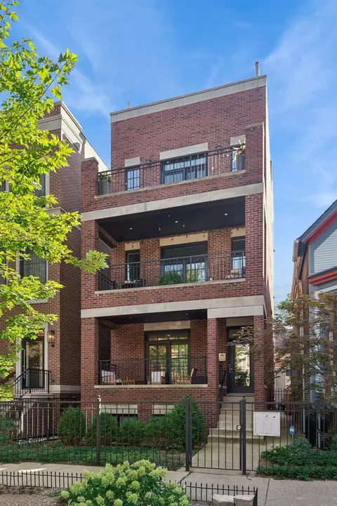 843 W Lill Ave #2, Chicago, IL 60614