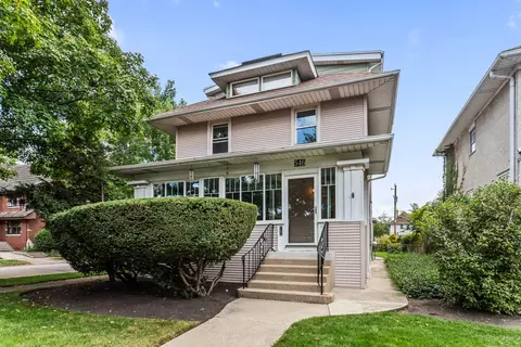 546 N Humphrey Ave, Oak Park, IL 60302
