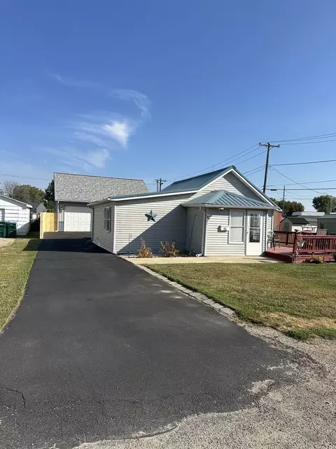 1402 Bennett Dr, Rock Falls, IL 61071