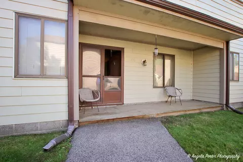 3334 Berwyn Ave #120, North Chicago, IL 60064