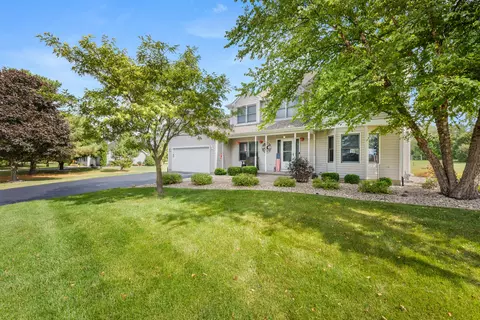 33600 W Pine Cir, Genoa, IL 60135