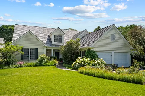 1845 W North Pond Ln, Lake Forest, IL 60045