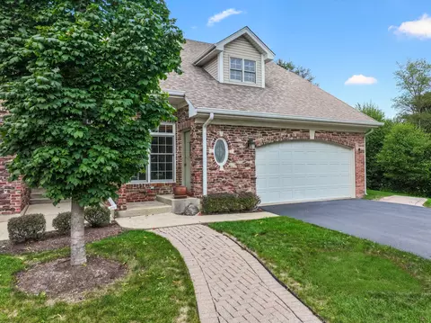 566 W Bridge View Ct, Palatine, IL 60067