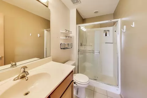 Bath - 7309 Fordham Ln, Plainfield, IL 60586 photo 2 of 3