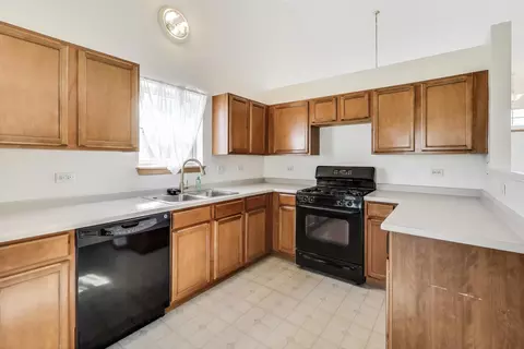 Kitchen - 7309 Fordham Ln, Plainfield, IL 60586 photo 2 of 2