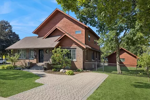 56 S Caroline St, Crystal Lake, IL 60014