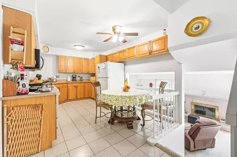 123 Honeysuckle Ct, Rolling Meadows, IL 60008 photo 11