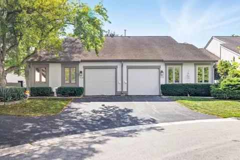 123 Honeysuckle Ct, Rolling Meadows, IL 60008
