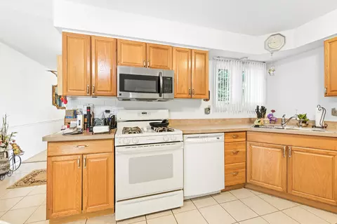 123 Honeysuckle Ct, Rolling Meadows, IL 60008 photo 6