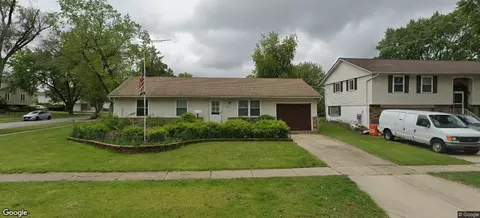 905 Miller Ave, Streamwood, IL 60107