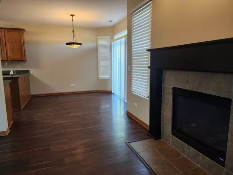 Living - 5130 Freeport Dr, Plainfield, IL 60586 photo 1 of 5