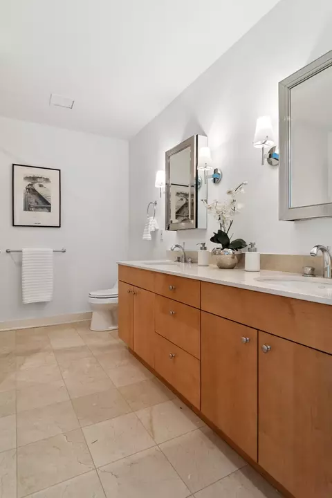 Bath - 250 E Pearson St #2006, Chicago, IL 60611 photo 1 of 2