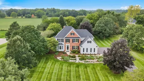 4 N934 Forest Trail Dr, Campton Hills, IL 60175