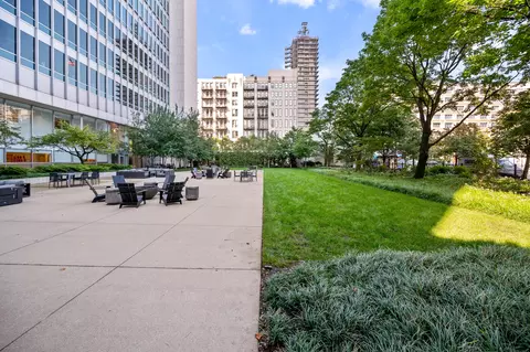 Exterior - Undisclosed, Chicago, IL 60654 photo 3 of 3