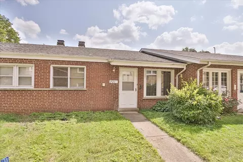 721 Dulles Rd #B, Des Plaines, IL 60016