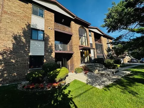 13422 W Circle Dr #401, Crestwood, IL 60418