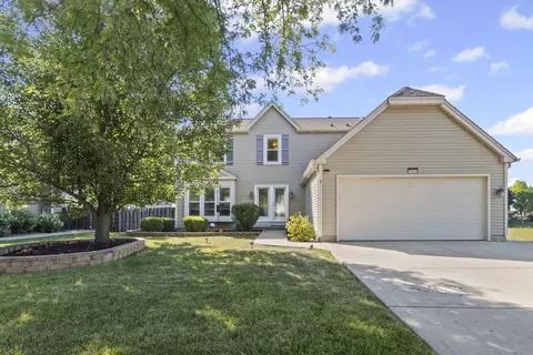 1083 Country Glen Ln, Carol Stream, IL 60188