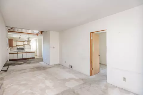 Living - 7537 W 61st St, Summit, IL 60501 photo 2 of 4
