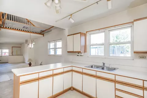 Kitchen - 7537 W 61st St, Summit, IL 60501 photo 1 of 2