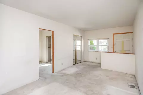 Living - 7537 W 61st St, Summit, IL 60501 photo 3 of 4