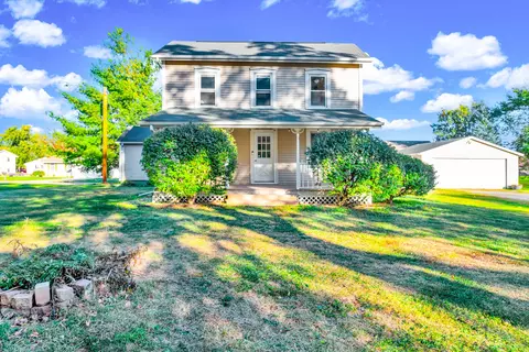 612 E North St, Le Roy, IL 61752