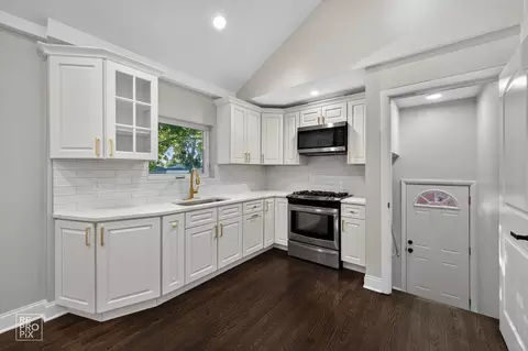 3624 W 66th Pl, Chicago, IL 60629 photo 14