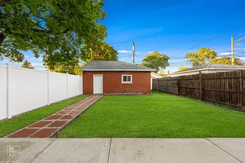 3624 W 66th Pl, Chicago, IL 60629 photo 25