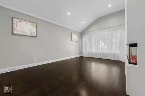 3624 W 66th Pl, Chicago, IL 60629 photo 4