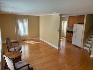 906 Alfini Dr, Des Plaines, IL 60016 photo 3