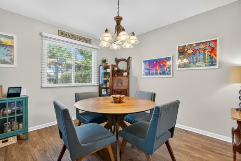 Dining - 1049 Liskeard Ct, Wheaton, IL 60189 photo 1 of 2