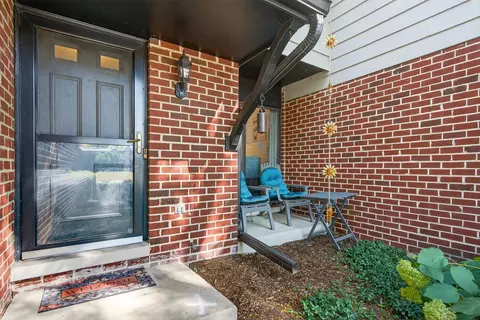 Exterior - 1049 Liskeard Ct, Wheaton, IL 60189 photo 3 of 3