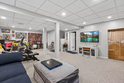 Other - 1049 Liskeard Ct, Wheaton, IL 60189 photo 3 of 6