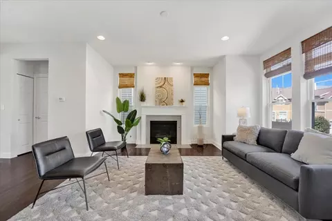 5233 W Olive Ave, Chicago, IL 60646 photo 3